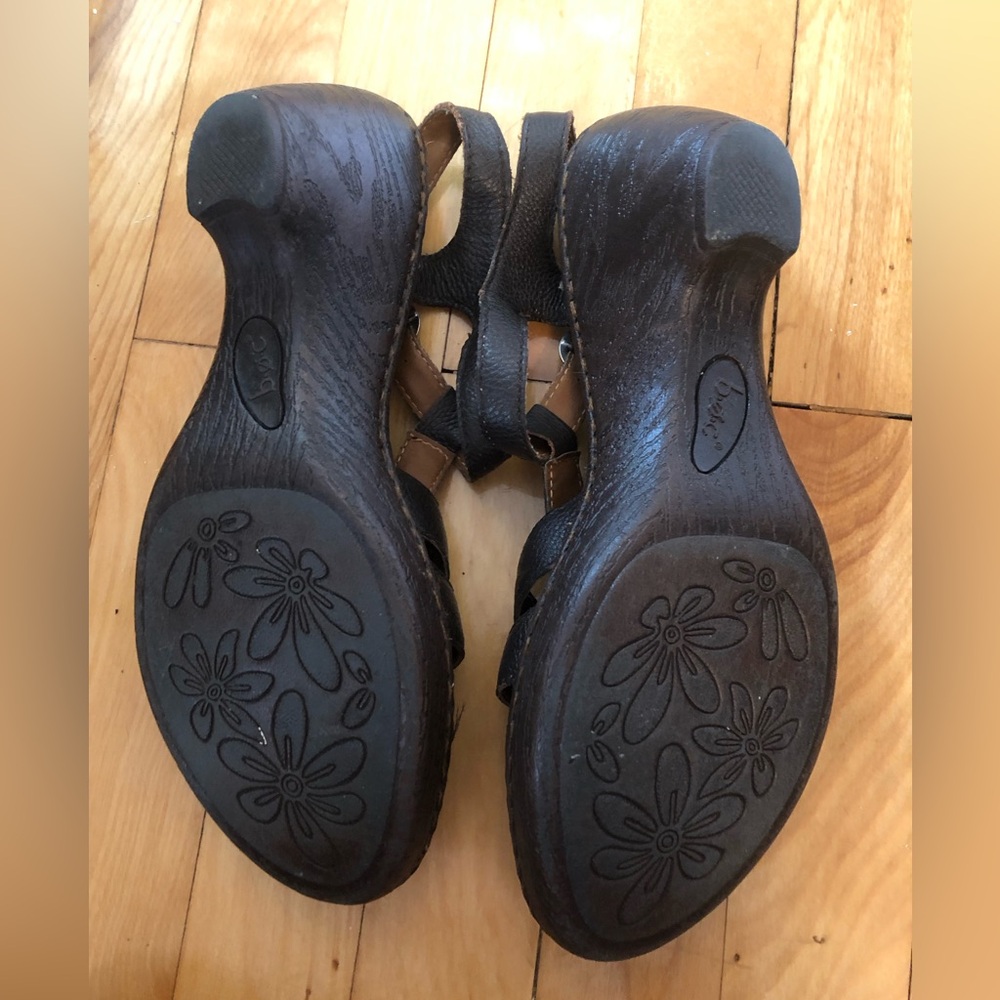 THREE SHOES—US Women’s size 10 sandals - Picture 7 of 11